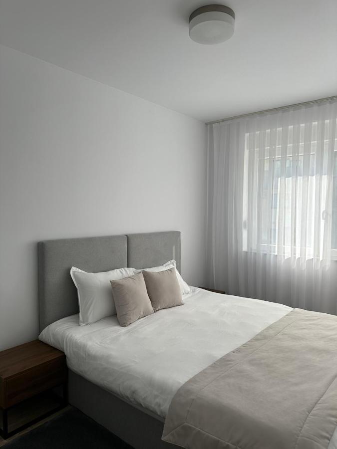 Airstay Pristina Exterior photo