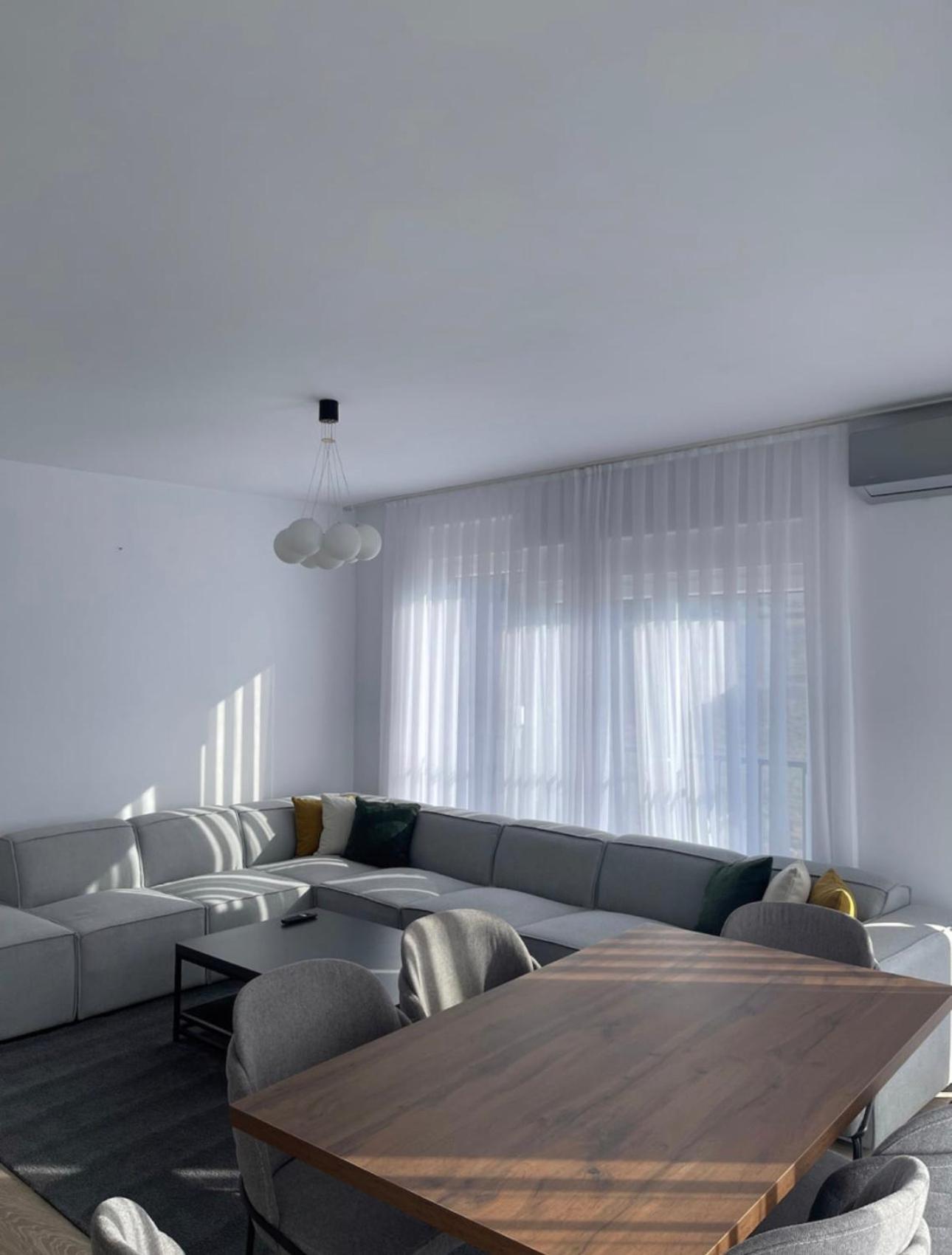 Airstay Pristina Exterior photo